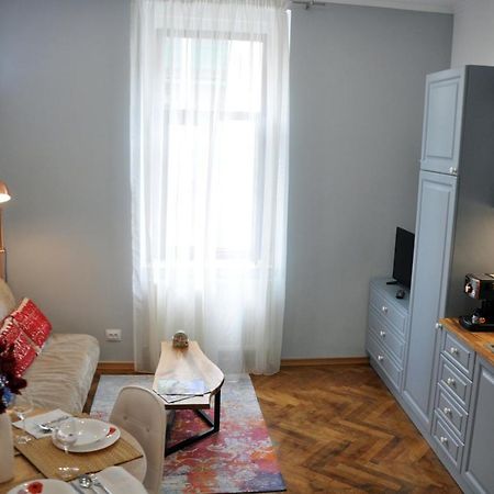 Black Gate - 2 Bedroom Apartment In The Heart Of Old Town With Free Private Secured Parking 브라쇼브 외부 사진