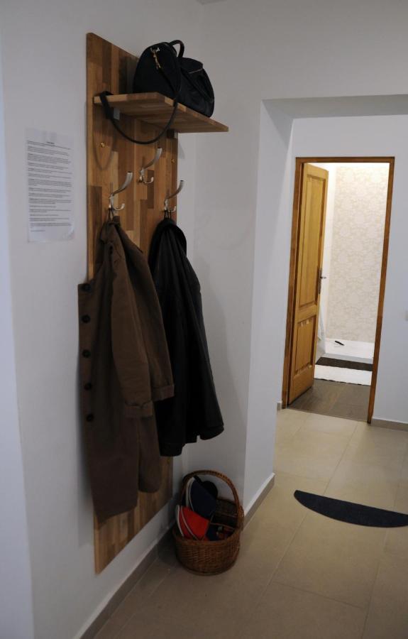 Black Gate - 2 Bedroom Apartment In The Heart Of Old Town With Free Private Secured Parking 브라쇼브 외부 사진