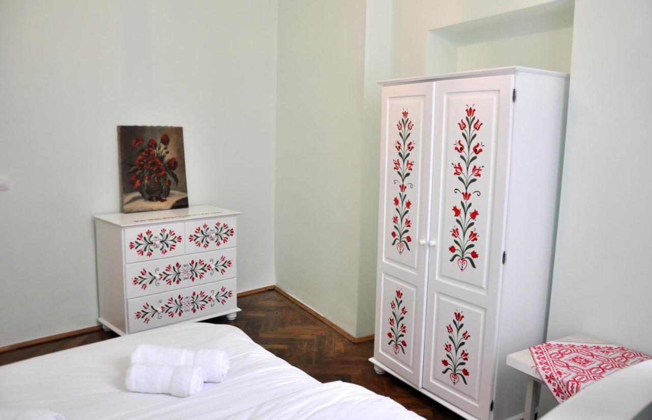 Black Gate - 2 Bedroom Apartment In The Heart Of Old Town With Free Private Secured Parking 브라쇼브 외부 사진